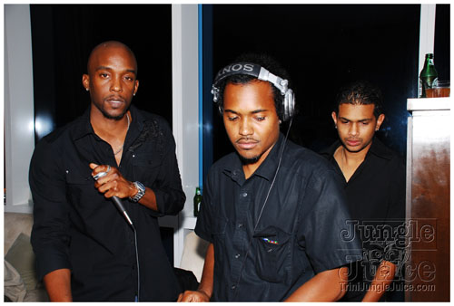 curious_the_rebirth_2008-043