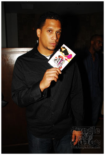 curious_the_rebirth_2008-054