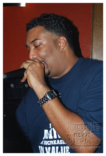 dr_jay_xmas_party_2k8-051