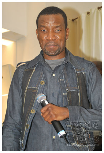 earth_member_life_launch_nov11-094