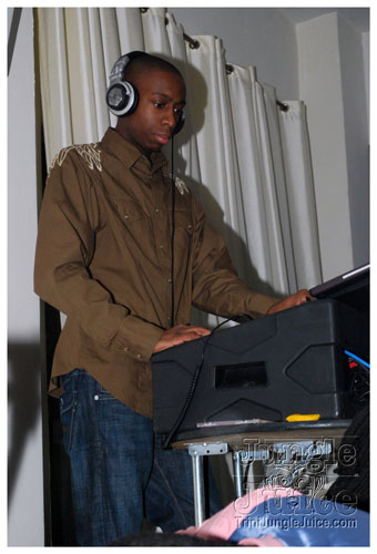 earth_member_life_launch_nov11-128