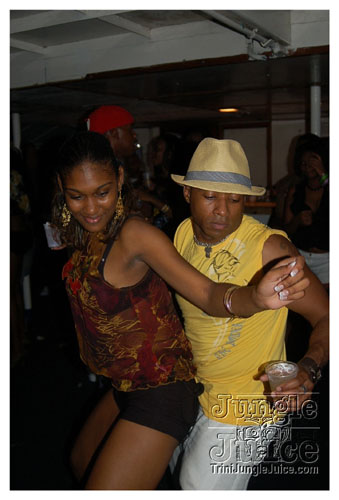 flight_cruise_premium_oct08-043