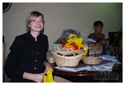 friends_miami_carnival_oct08-043