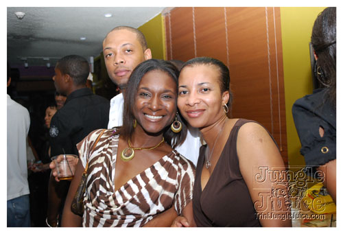 friends_miami_carnival_oct08-055