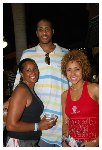 friends_miami_carnival_oct08-058