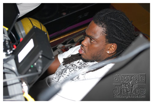 friends_miami_carnival_oct08-062