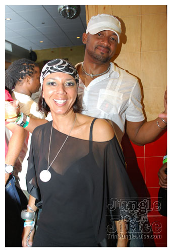 friends_miami_carnival_oct08-076