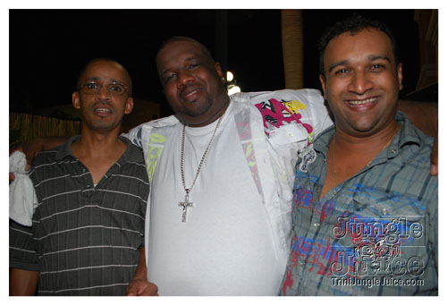 friends_miami_carnival_oct08-084