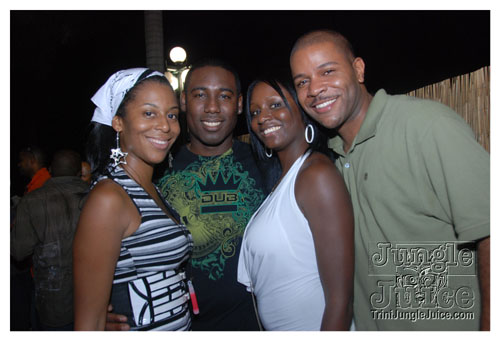 friends_miami_carnival_oct08-107