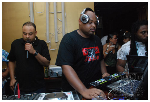 friends_miami_carnival_oct08-108