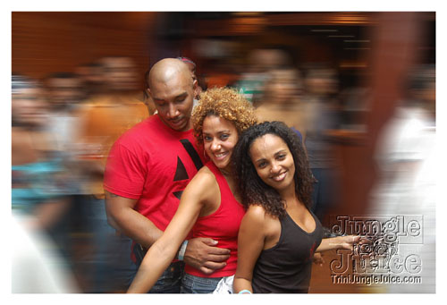 friends_miami_carnival_oct08-115