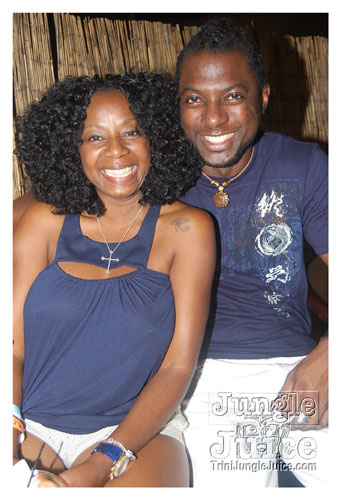 friends_miami_carnival_oct08-122