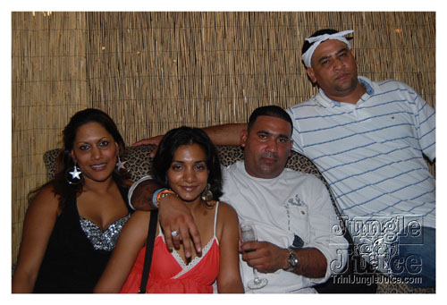 friends_miami_carnival_oct08-154