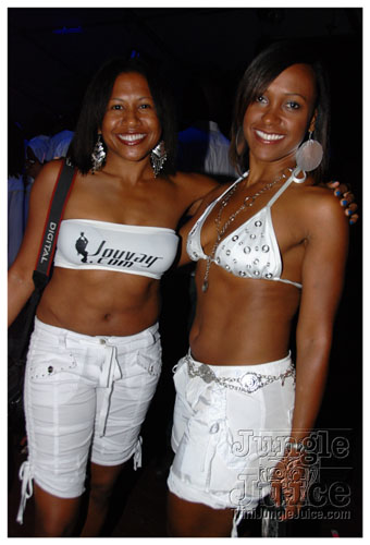 glow_barbados_2008-009