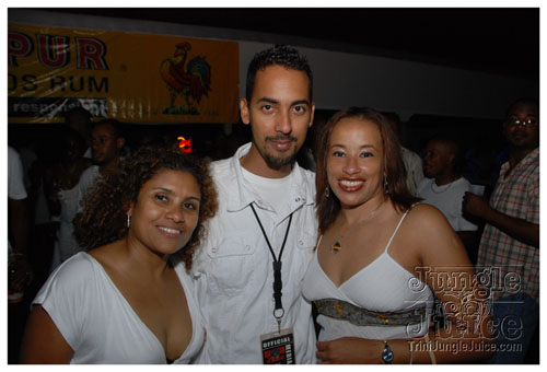 glow_barbados_2008-020