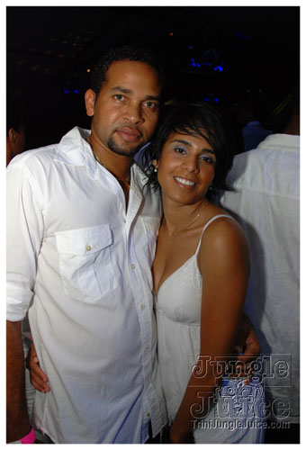 glow_barbados_2008-032