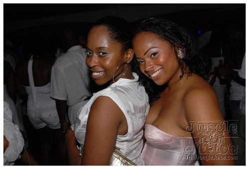 glow_barbados_2008-033