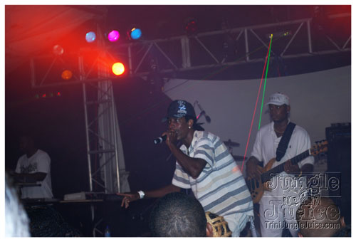 glow_barbados_2008-050