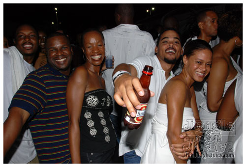 glow_barbados_2008-068