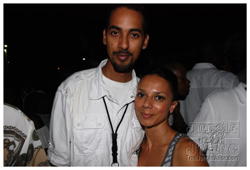 glow_barbados_2008-070