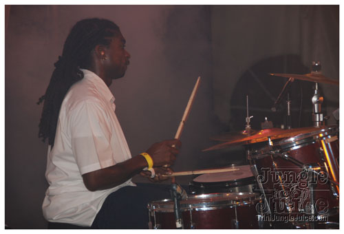 glow_barbados_2008-076