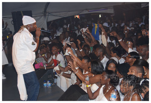 glow_barbados_2008-077