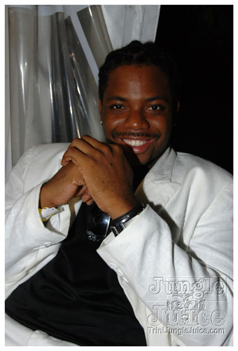 glow_barbados_2008-088