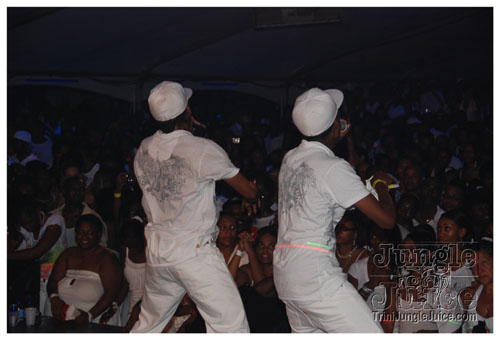 glow_barbados_2008-096