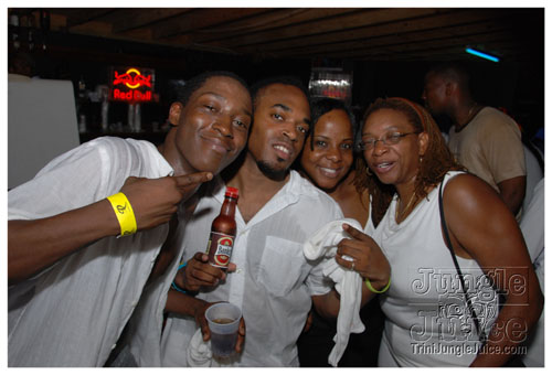 glow_barbados_2008-100