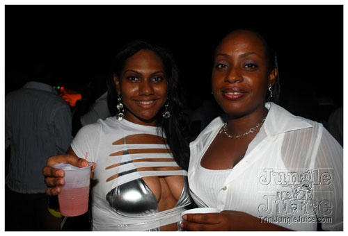 glow_barbados_2008-114
