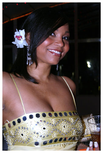 glow_touch_yellow_may24-002