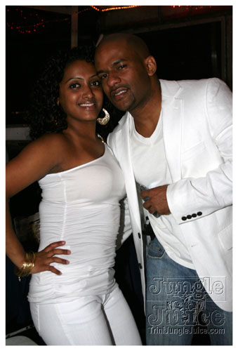 glow_touch_yellow_may24-010