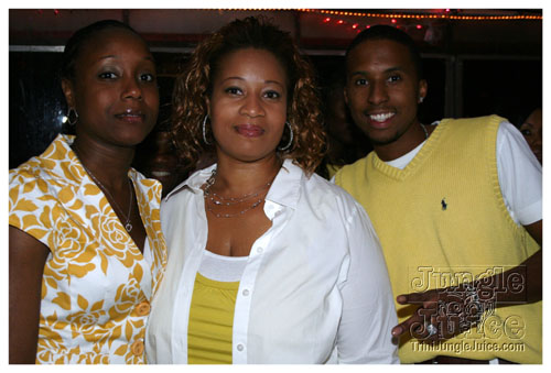 glow_touch_yellow_may24-016