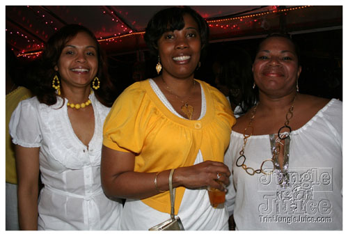 glow_touch_yellow_may24-020