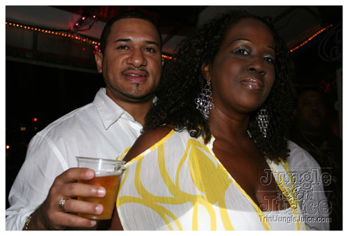 glow_touch_yellow_may24-021