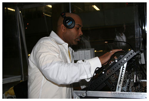 glow_touch_yellow_may24-032