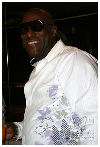 glow_touch_yellow_may24-045