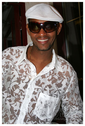 glow_touch_yellow_may24-046