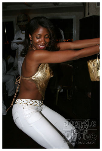 glow_touch_yellow_may24-056