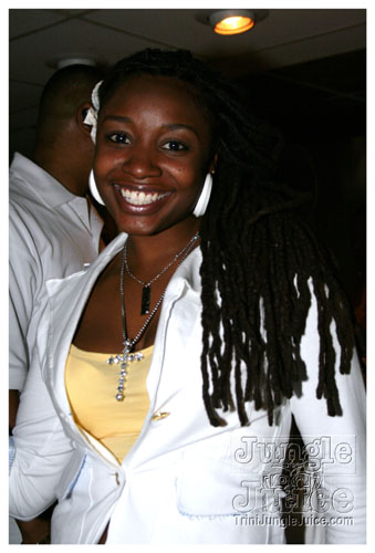 glow_touch_yellow_may24-059