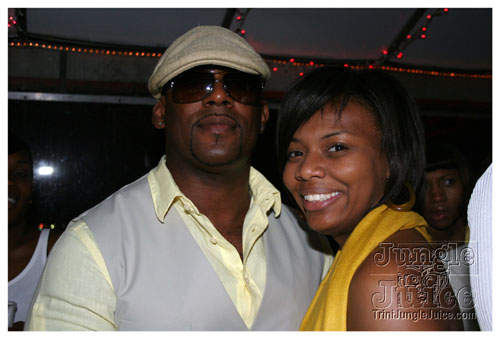 glow_touch_yellow_may24-082