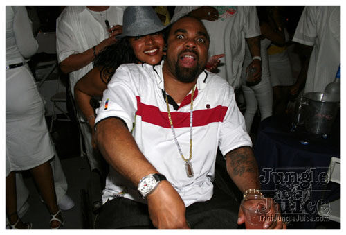 glow_touch_yellow_may24-087