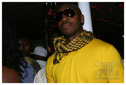 glow_touch_yellow_may24-089