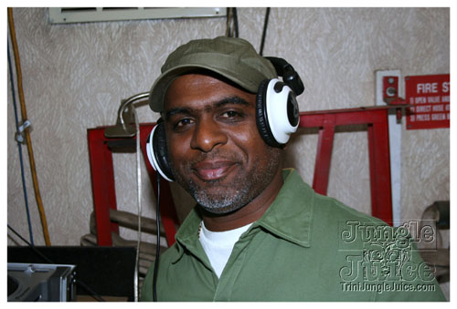 glow_touch_yellow_may24-097