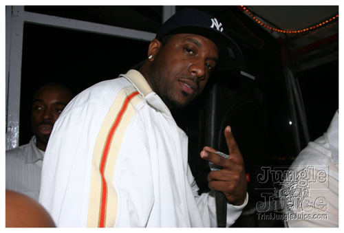 glow_touch_yellow_may24-099