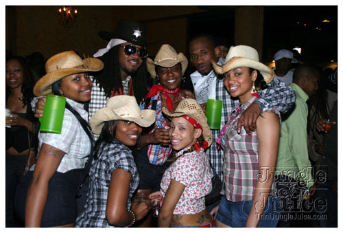 gyal_farm_ny_apr08-008