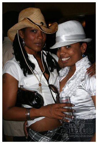 gyal_farm_ny_apr08-012