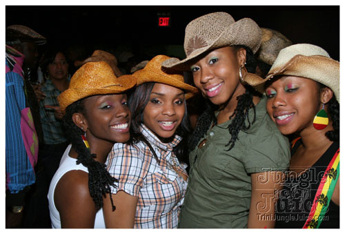 gyal_farm_ny_apr08-015