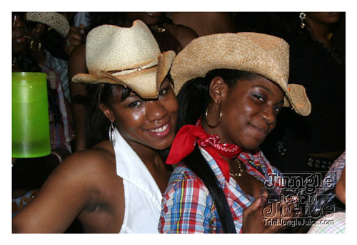 gyal_farm_ny_apr08-017