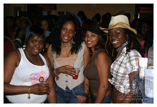 gyal_farm_ny_apr08-020